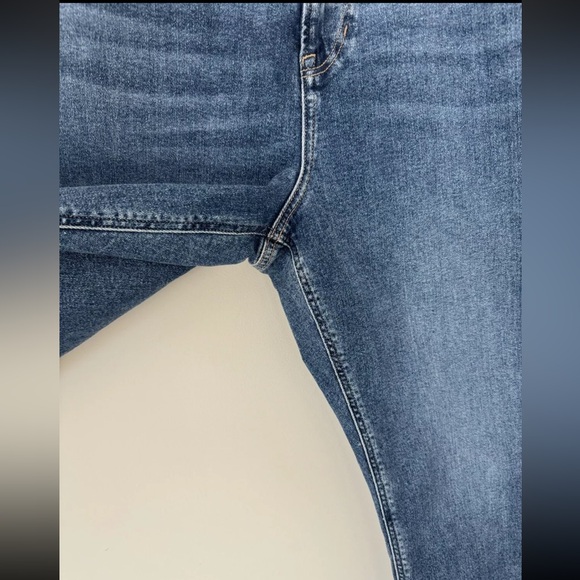 American Eagle Mom Jean High Rise Stretch Medium Wash Women’s Size 10 - Picture 3 of 8